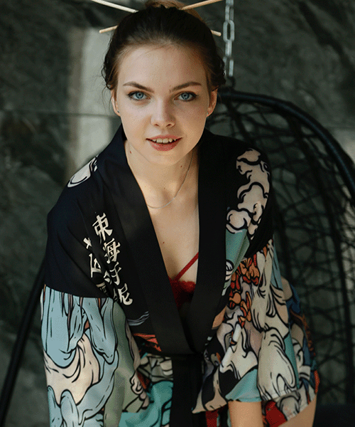 rebecca-kimono2